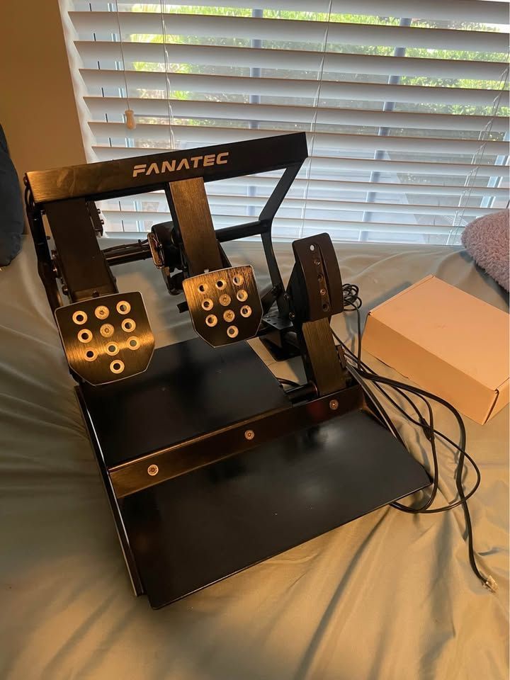 Fanatec Inverted V3 Pedals